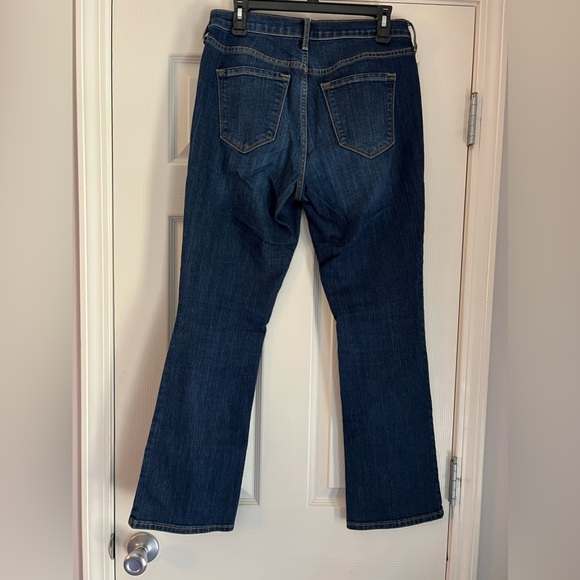 8 Short Old Navy Jeans - Curvy Bootcut with Stretch - Lightly worn - Picture 2 of 2